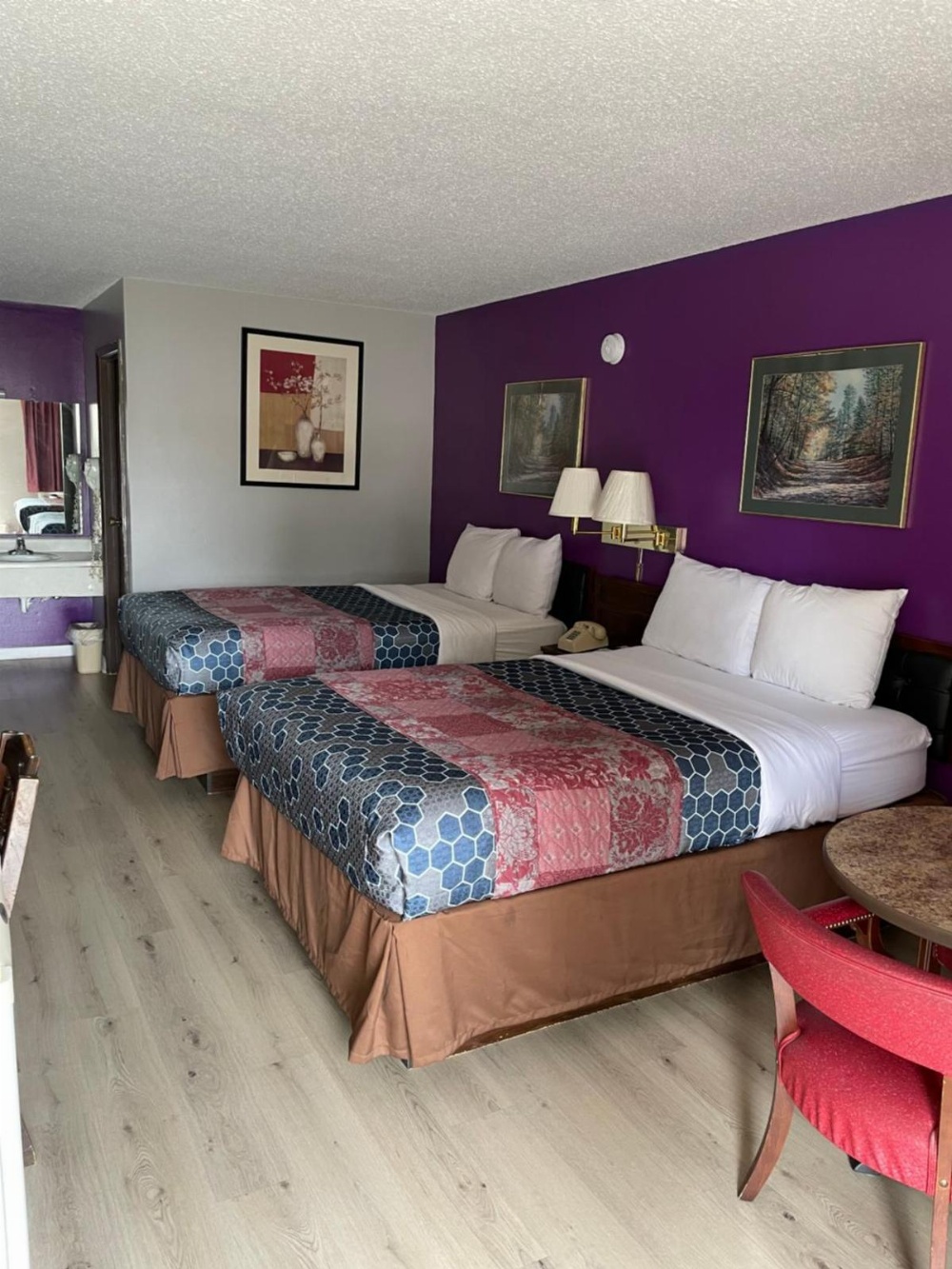 Budget Host Inn