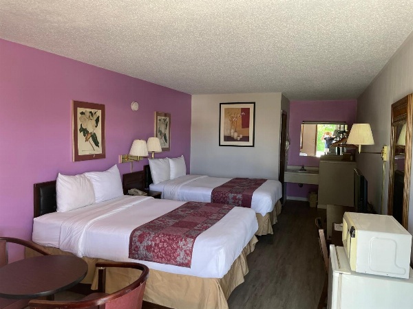 Budget Host Inn image 1