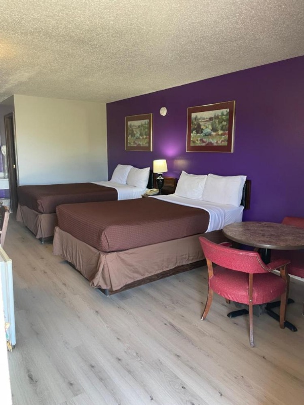 Budget Host Inn image 10