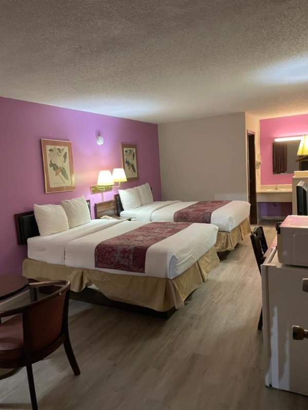 Budget Host Inn image 19