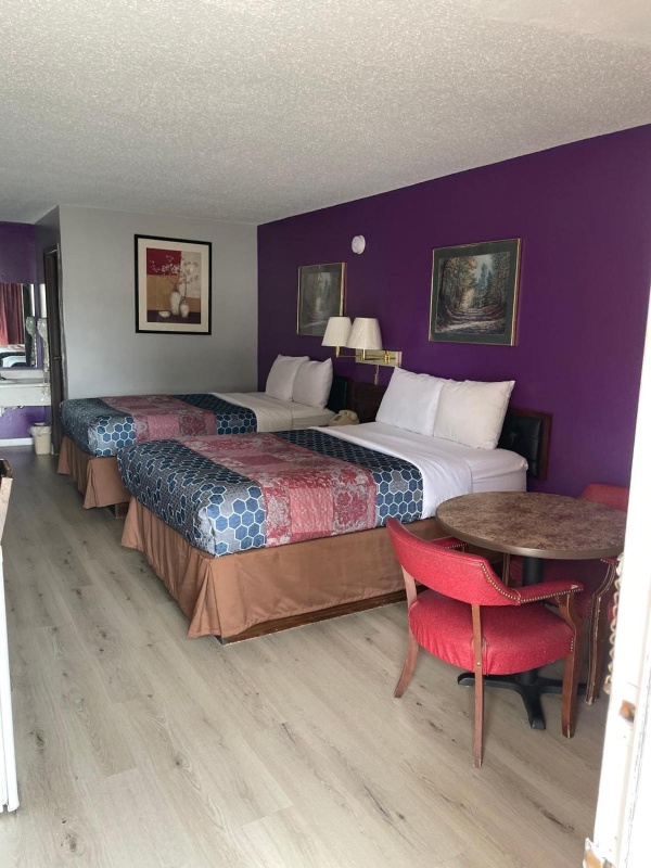 Budget Host Inn image 2