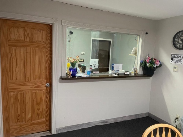 Budget Host Inn image 26