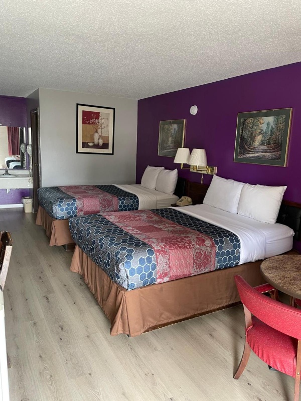 Budget Host Inn image 4
