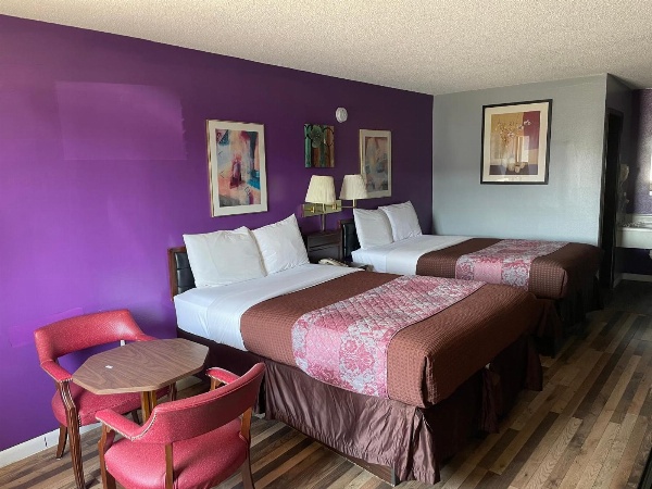 Budget Host Inn image 5